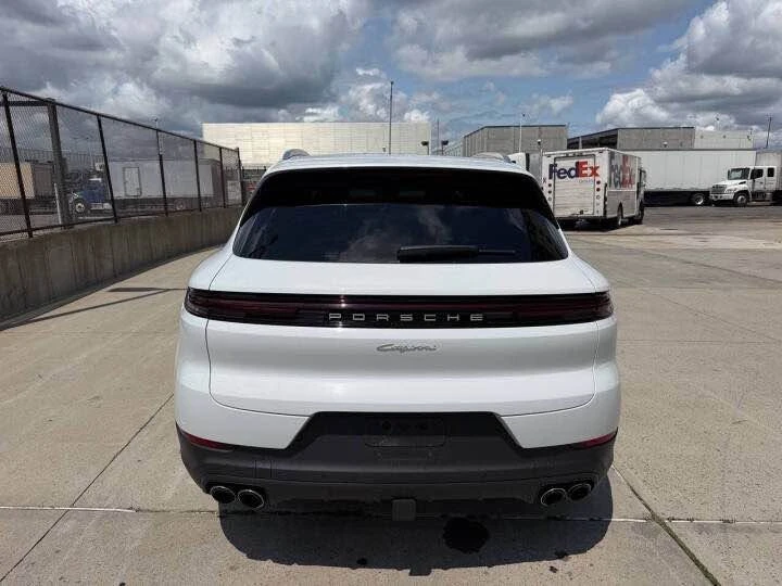 2024 Porsche 9Y0/9Y3 Cayenne - Image 5 of 13
