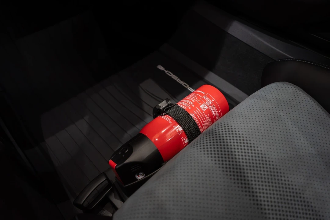 2024 Porsche 718 Cayman GT4 RS - Image 19 of 31
