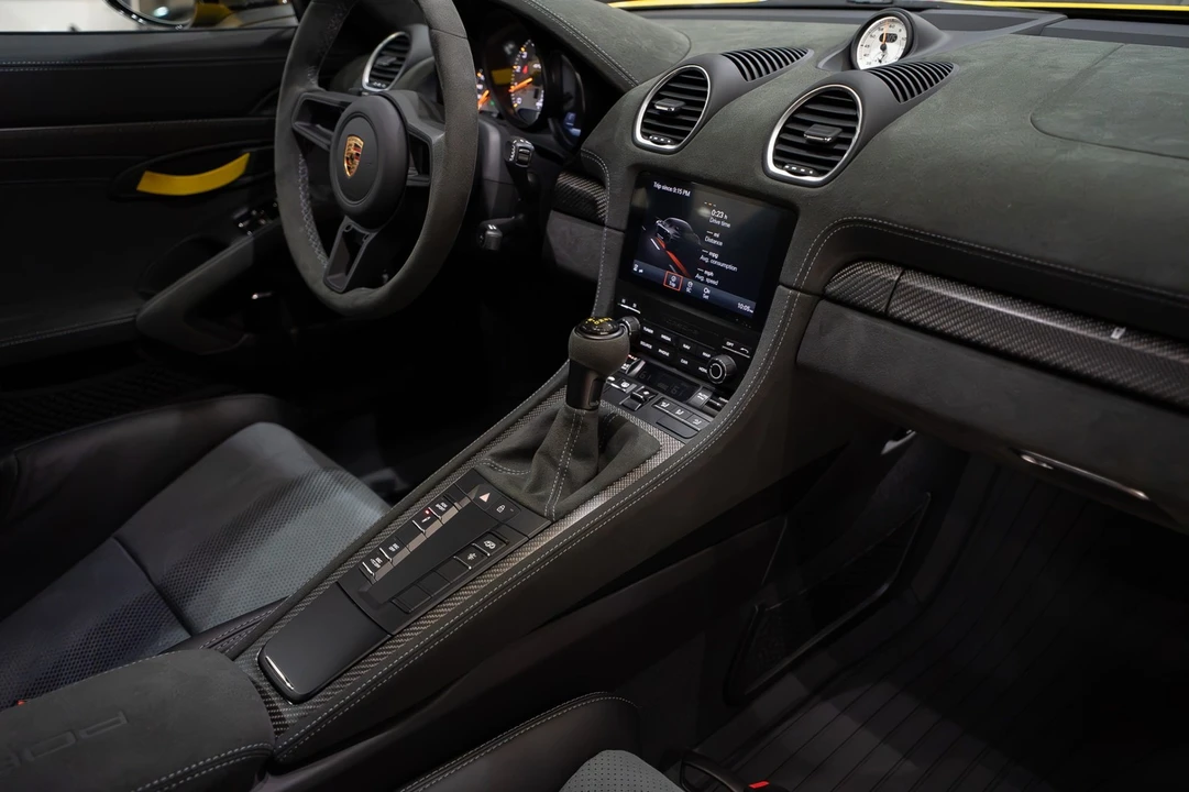 2024 Porsche 718 Cayman GT4 RS - Image 25 of 31