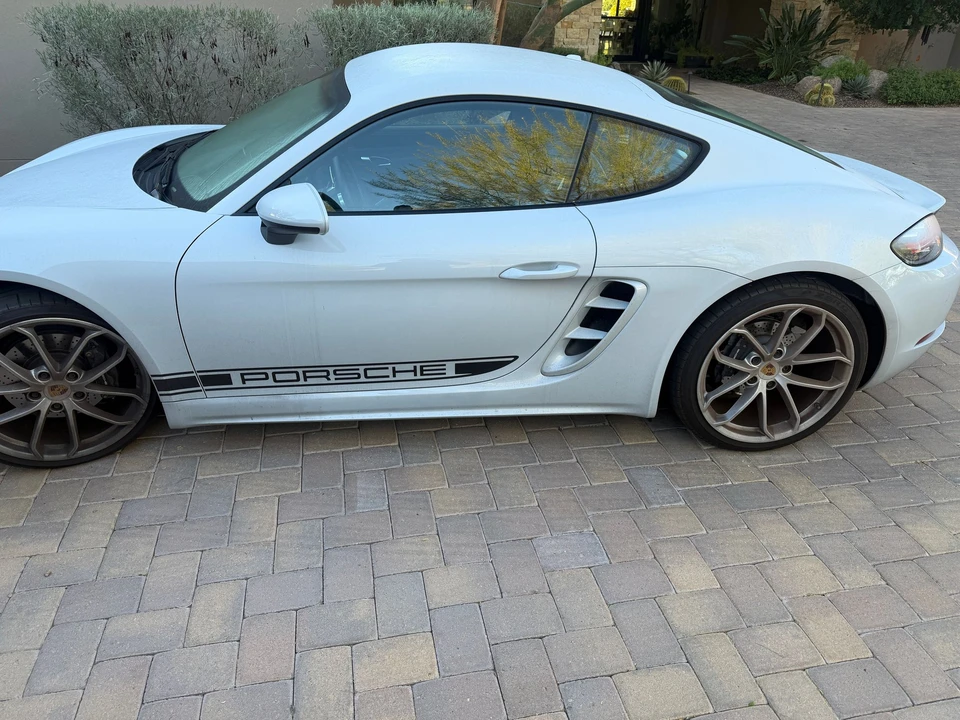 2024 Porsche 718 Cayman - Image 9 of 11
