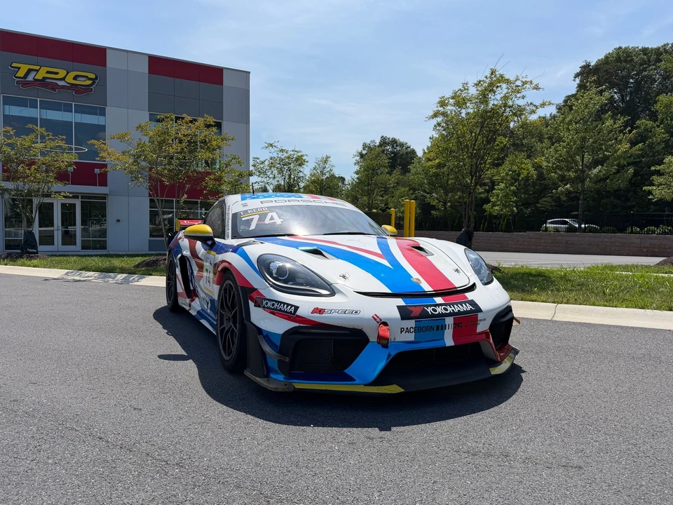 2024 Porsche 718 Cayman GT4 RS Clubsport - Image 2 of 12