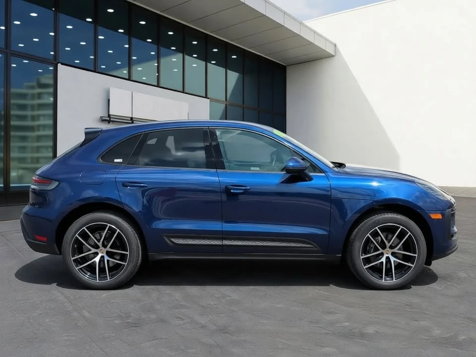 2024 Porsche Macan - Image 4 of 19