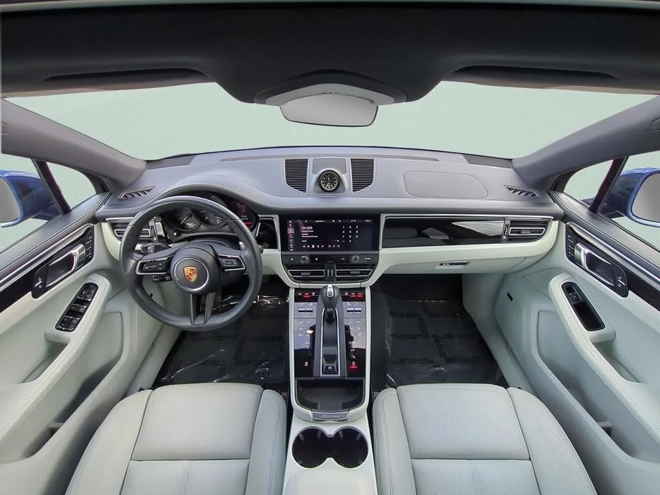 2024 Porsche Macan - Image 10 of 19