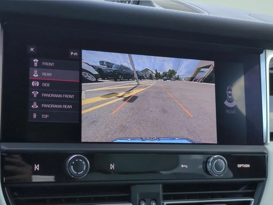 2024 Porsche Macan - Image 17 of 19