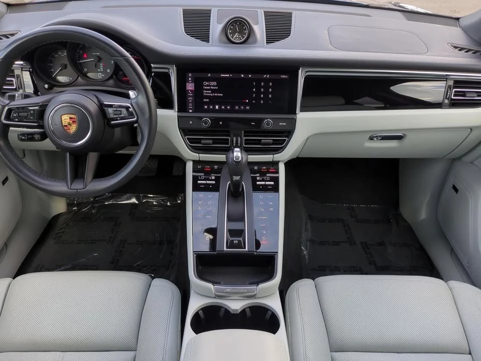 2024 Porsche Macan - Image 14 of 19