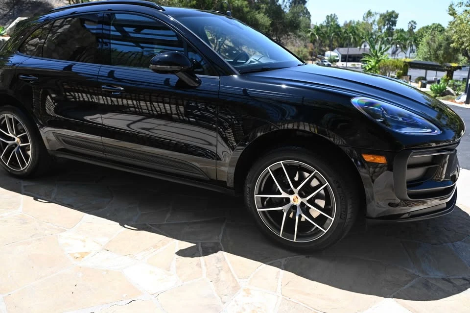 2024 Porsche Macan - Image 11 of 20
