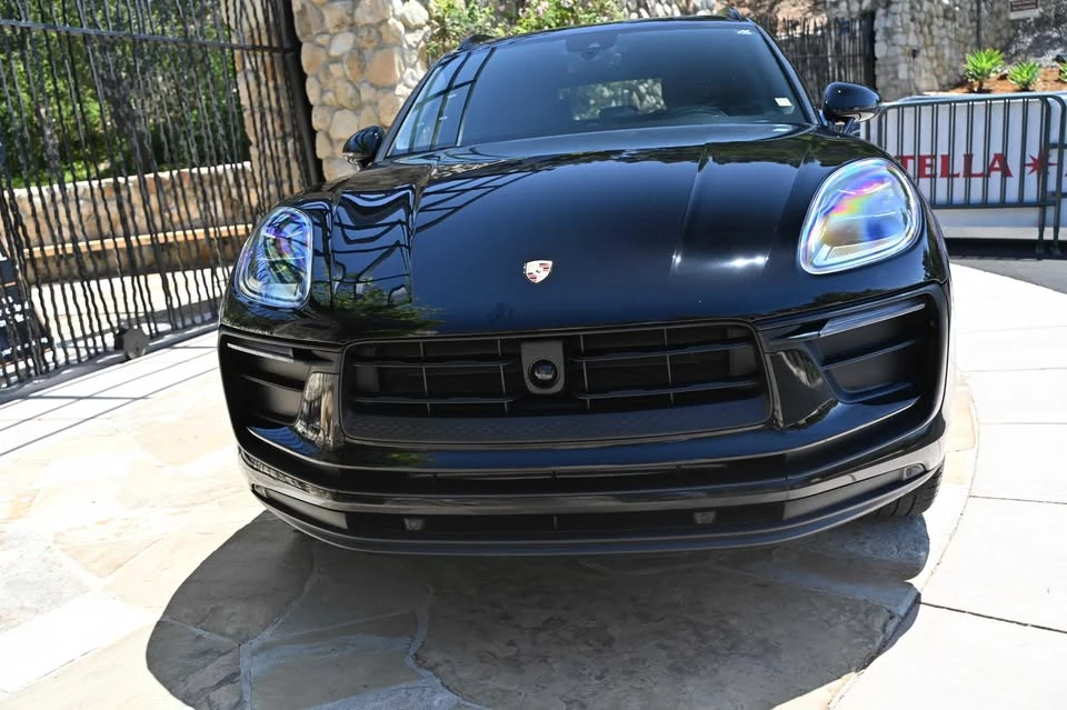 2024 Porsche Macan - Image 13 of 20