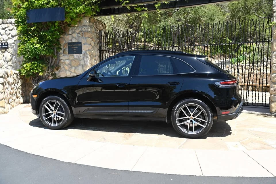 2024 Porsche Macan - Image 7 of 20