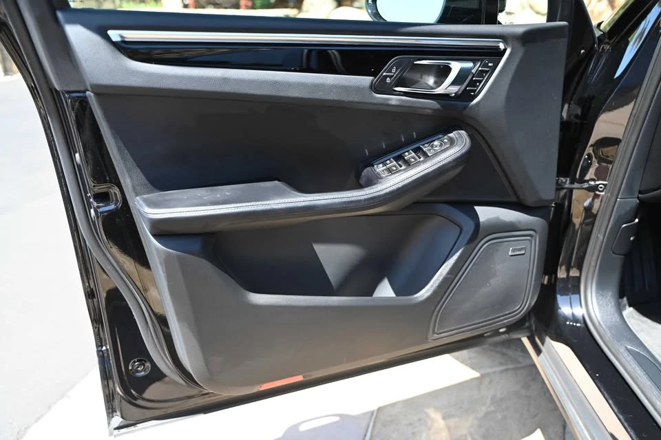 2024 Porsche Macan - Image 20 of 20