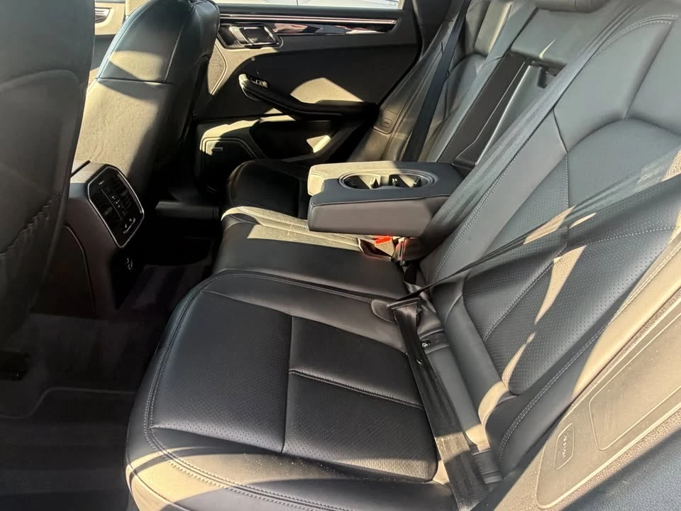 2024 Porsche Macan - Image 9 of 14
