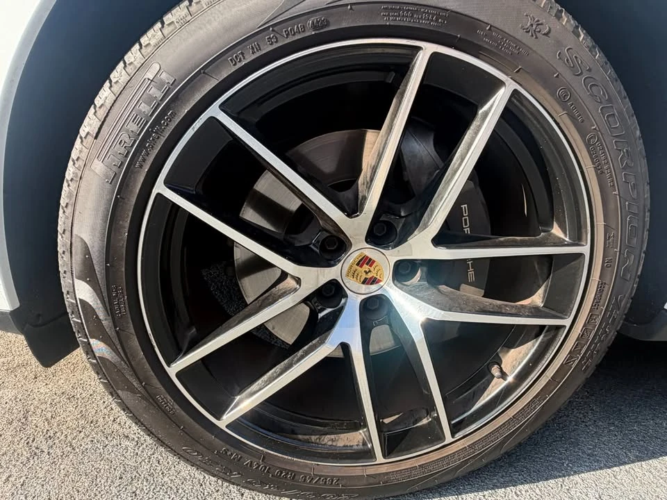 2024 Porsche Macan - Image 5 of 14