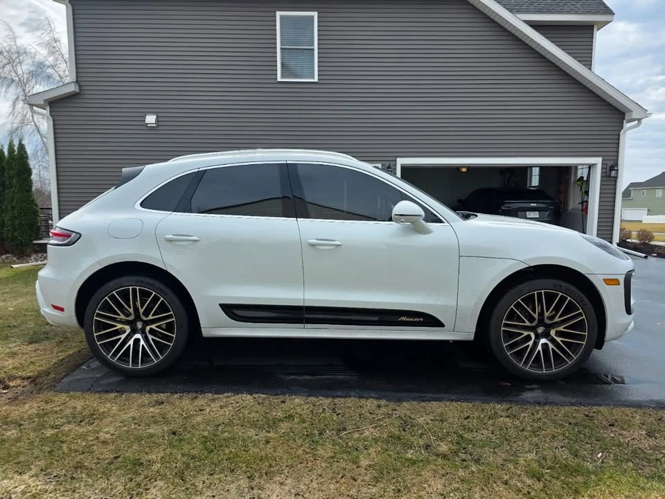 2024 Porsche Macan - Image 4 of 7