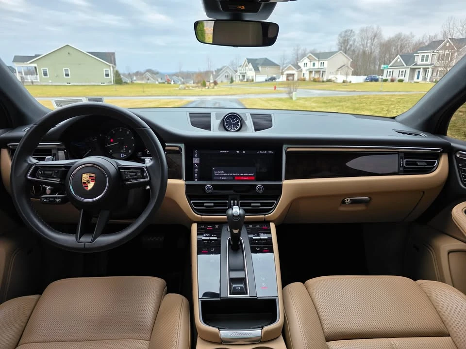 2024 Porsche Macan - Image 6 of 7