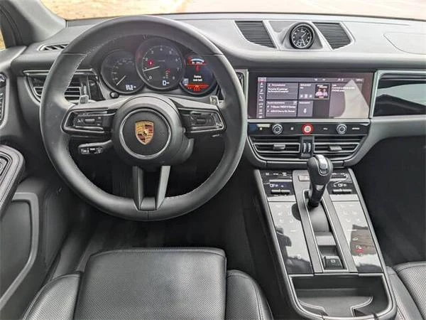 2024 Porsche Macan - Image 5 of 5
