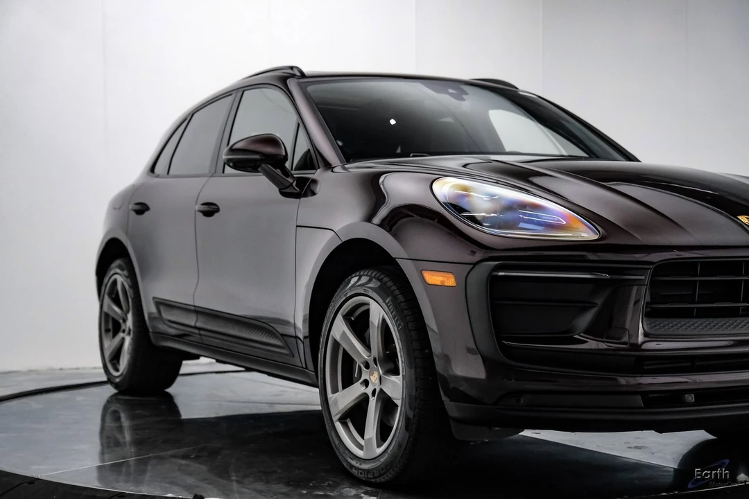 2024 Porsche Macan - Image 21 of 21