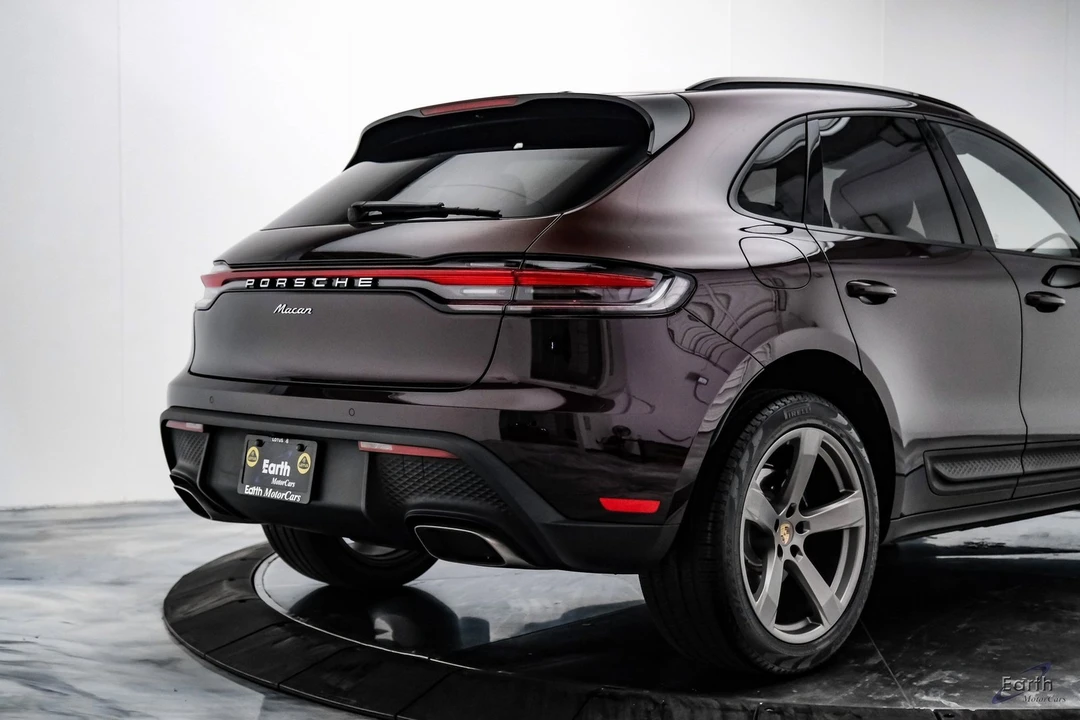 2024 Porsche Macan - Image 13 of 21