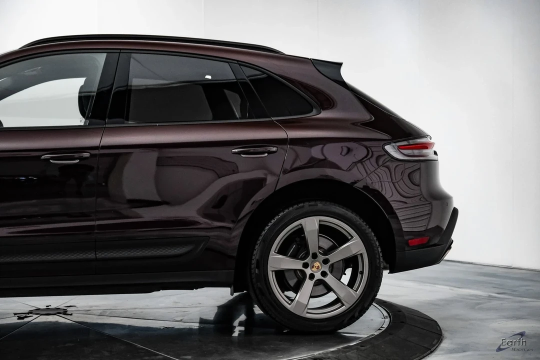 2024 Porsche Macan - Image 7 of 12
