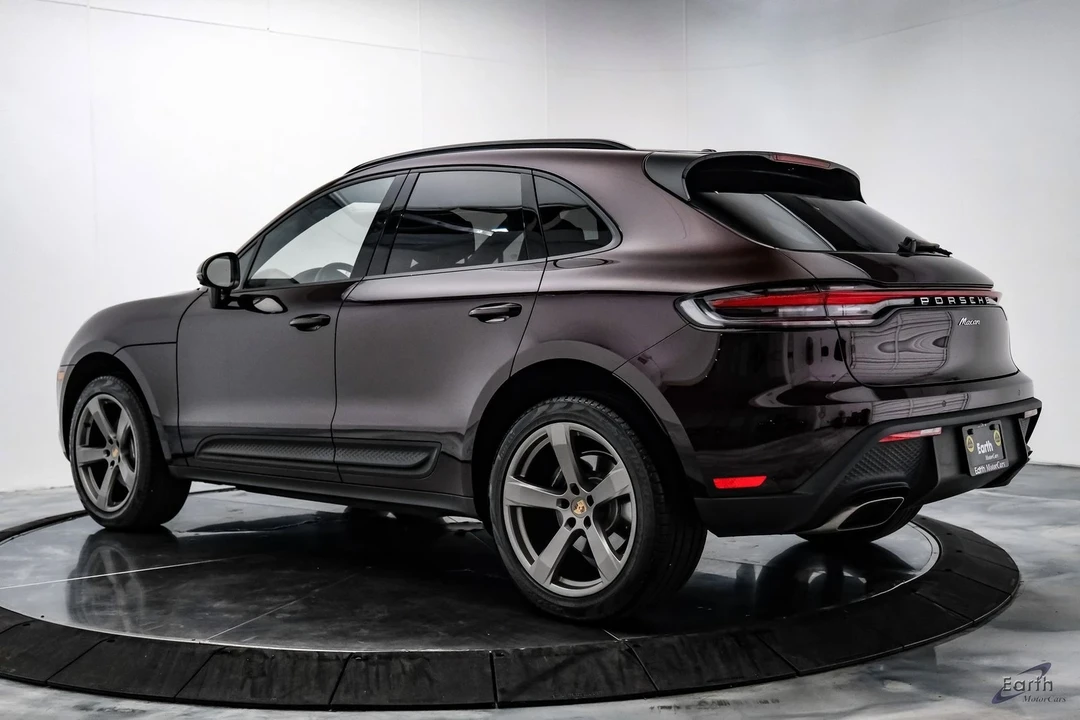 2024 Porsche Macan - Image 8 of 12