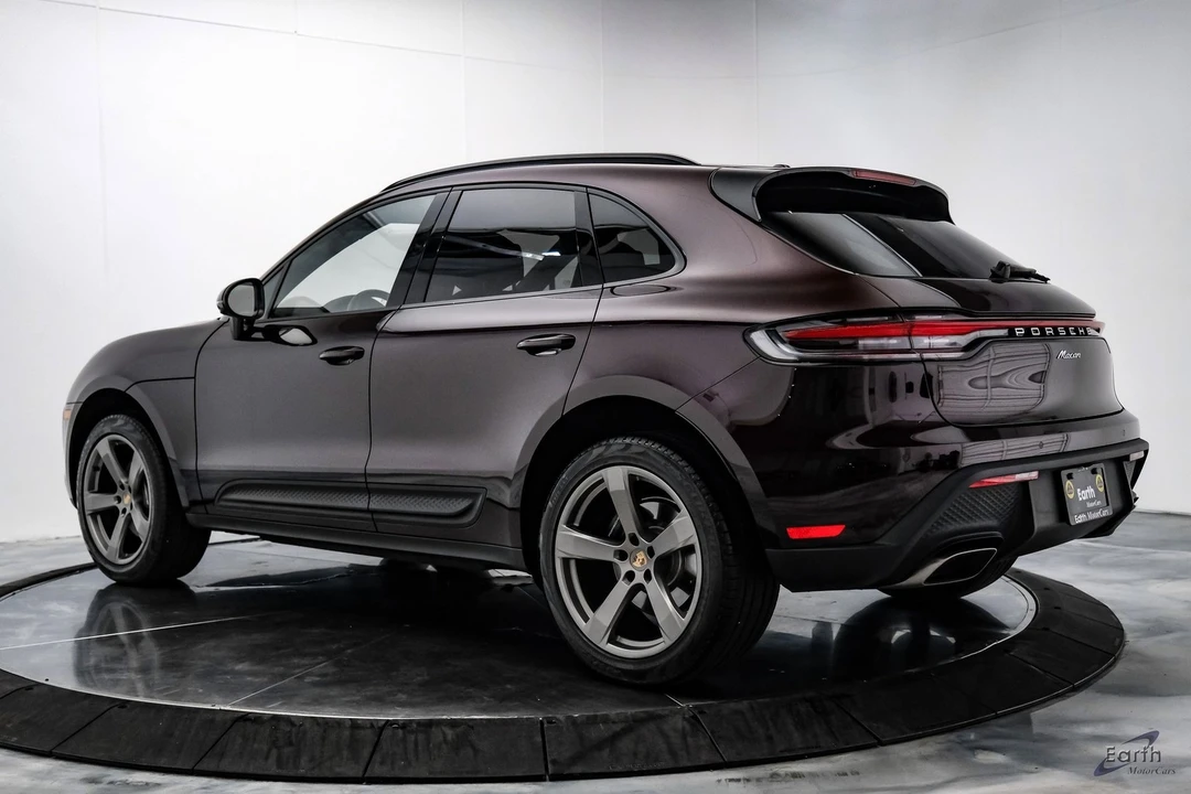 2024 Porsche Macan - Image 8 of 21