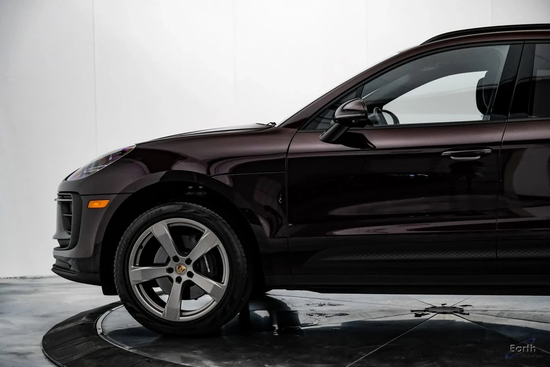 2024 Porsche Macan - Image 6 of 12