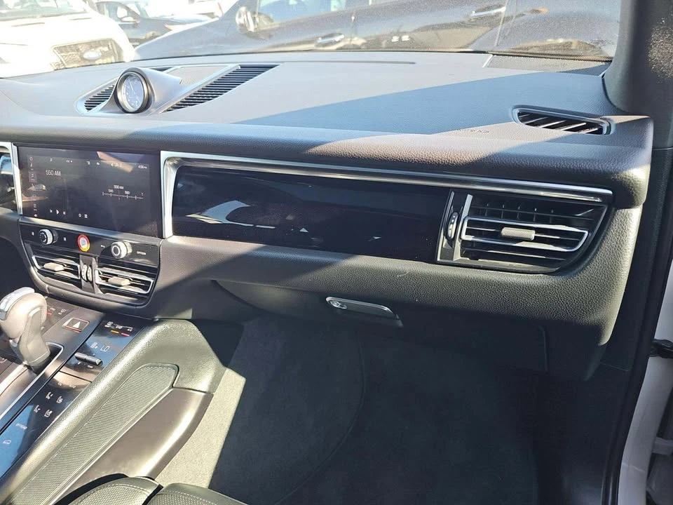 2024 Porsche Macan - Image 4 of 11