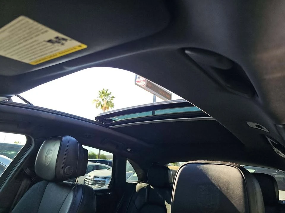 2024 Porsche Macan - Image 6 of 11