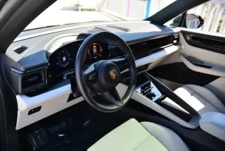 2024 Porsche Macan Electric - Image 4 of 4