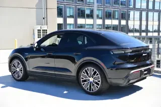 2024 Porsche Macan Electric - Image 3 of 4