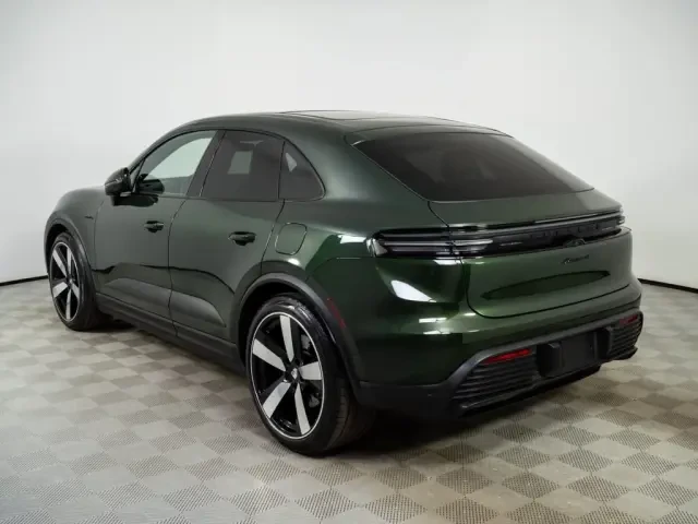 2024 Porsche Macan Electric - Image 3 of 4