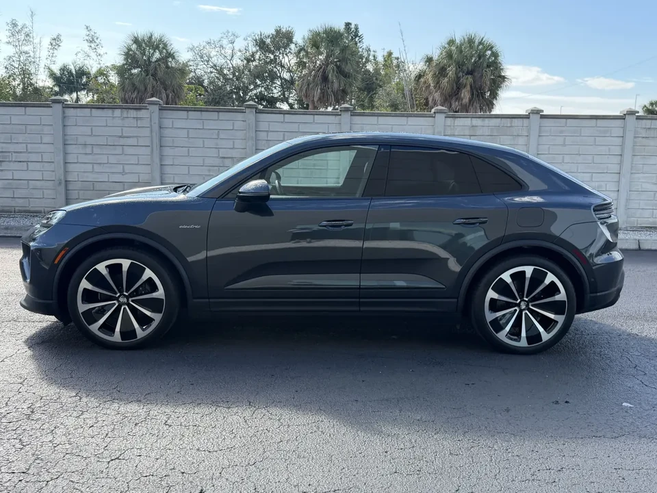 2024 Porsche Macan Electric - Image 2 of 8