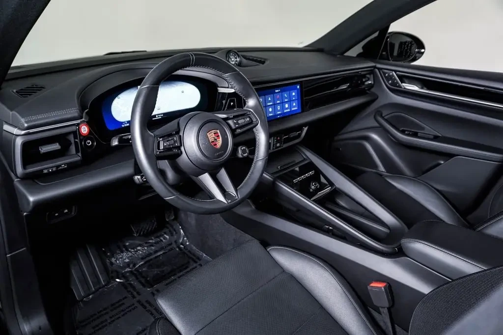 2024 Porsche Macan Electric - Image 4 of 6