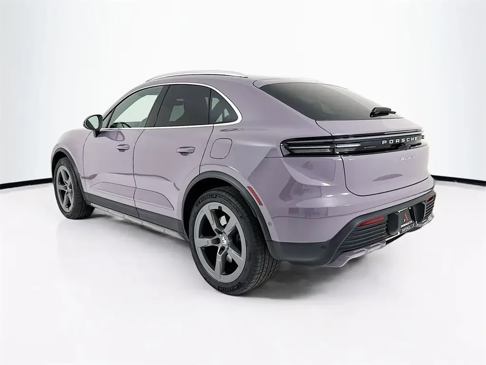 2024 Porsche Macan Electric - Image 3 of 8