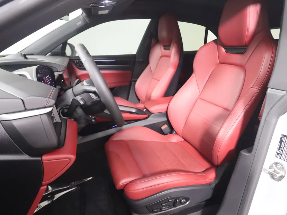 2024 Porsche Macan Electric - Image 5 of 6