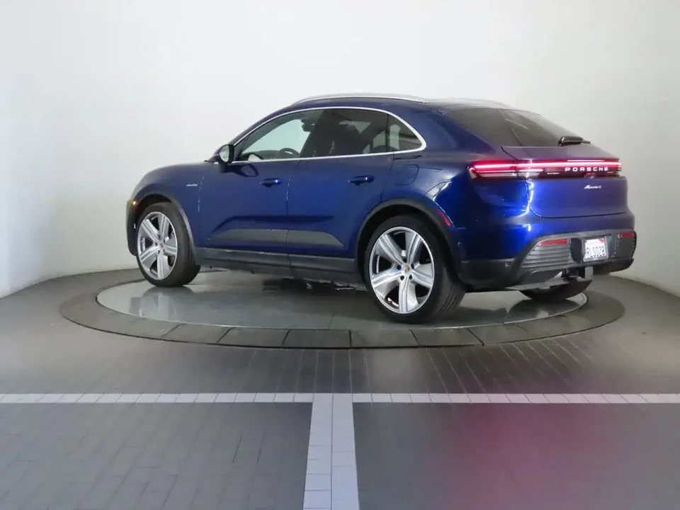 2024 Porsche Macan Electric - Image 3 of 9