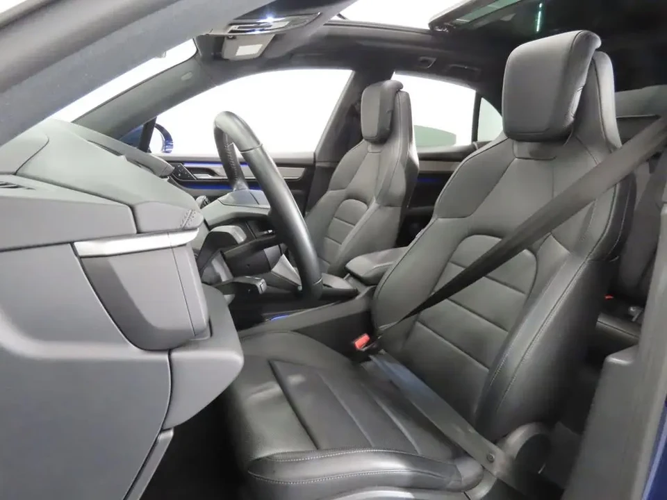 2024 Porsche Macan Electric - Image 5 of 9