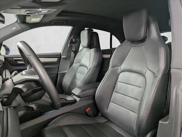 2024 Porsche Macan Electric - Image 5 of 6