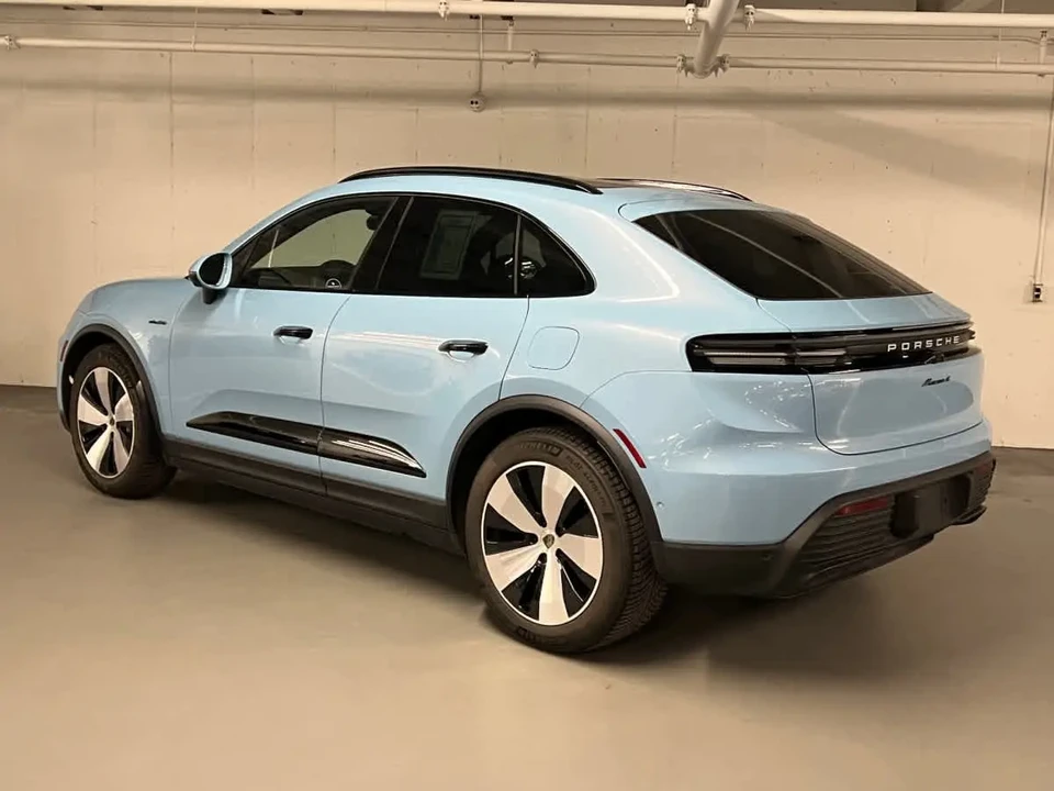 2024 Porsche Macan Electric - Image 3 of 8