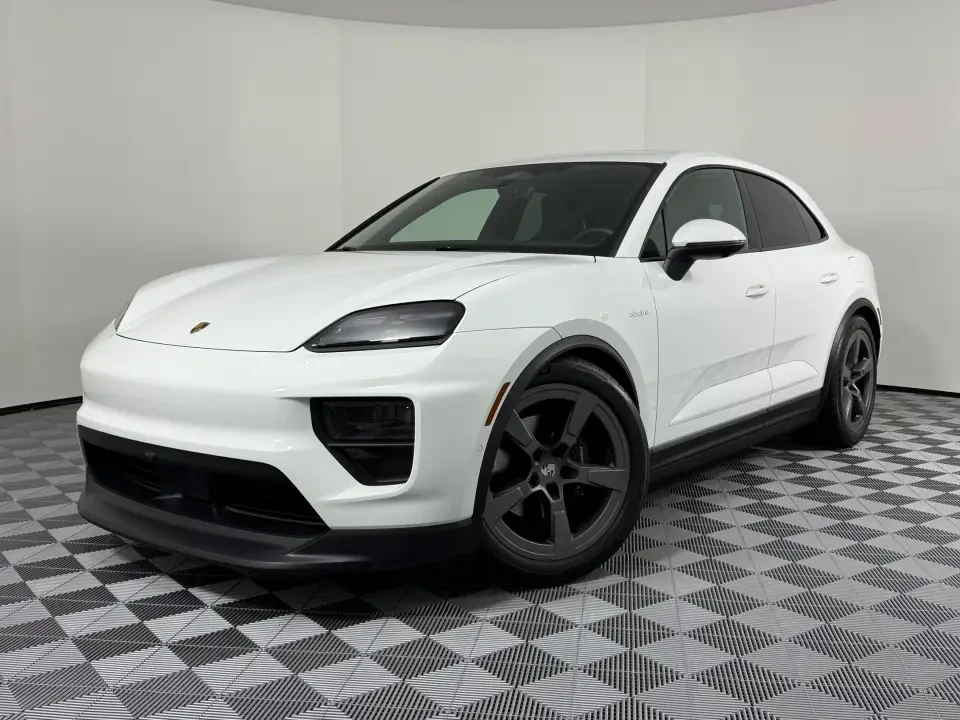 2024 Porsche Macan Electric - Image 8 of 9