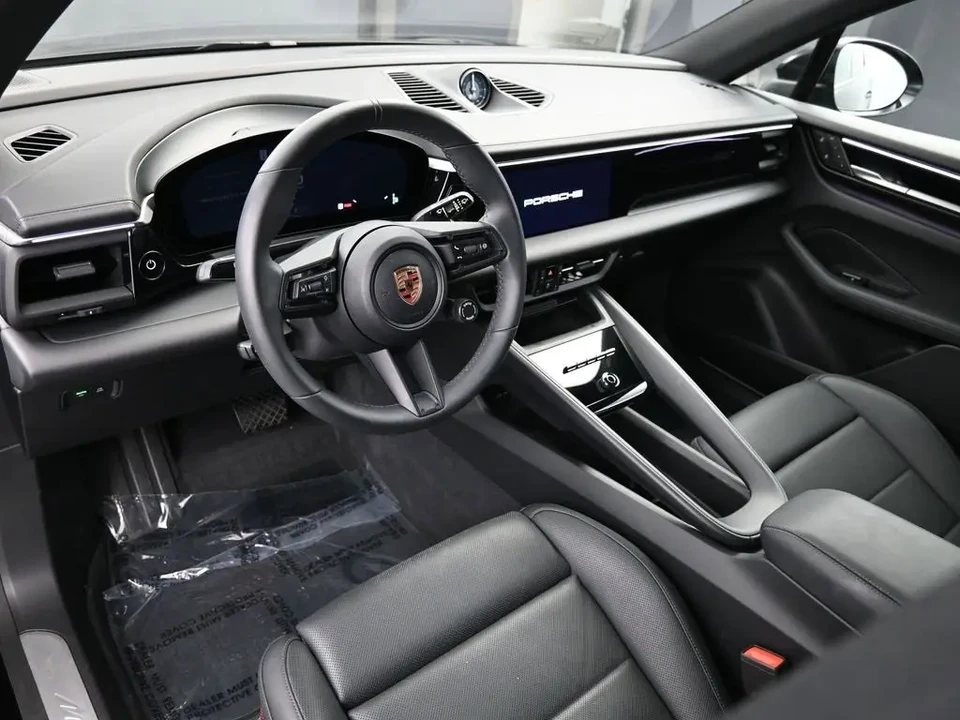 2024 Porsche Macan Electric - Image 4 of 8