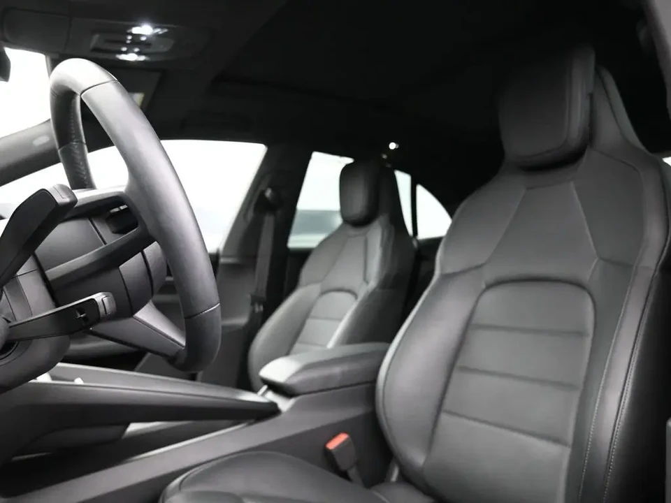 2024 Porsche Macan Electric - Image 5 of 8