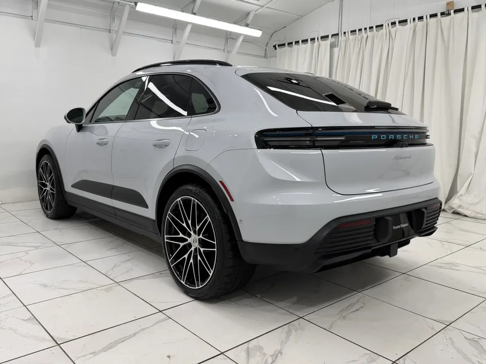 2024 Porsche Macan Electric - Image 3 of 8