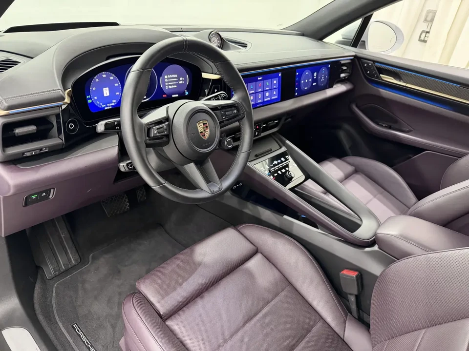 2024 Porsche Macan Electric - Image 4 of 8