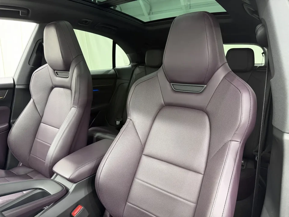 2024 Porsche Macan Electric - Image 5 of 8