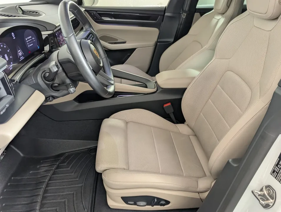2024 Porsche Macan Electric - Image 5 of 7