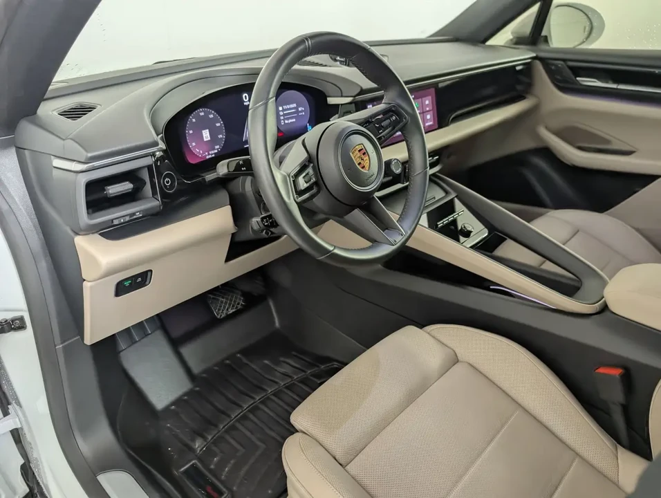 2024 Porsche Macan Electric - Image 4 of 7