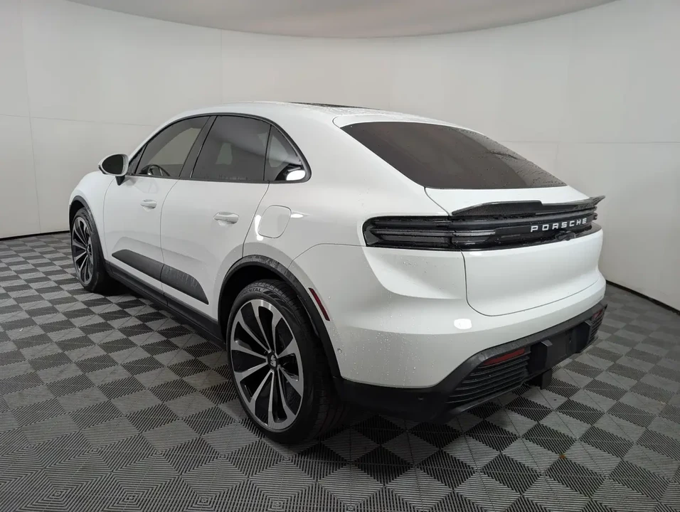 2024 Porsche Macan Electric - Image 3 of 7