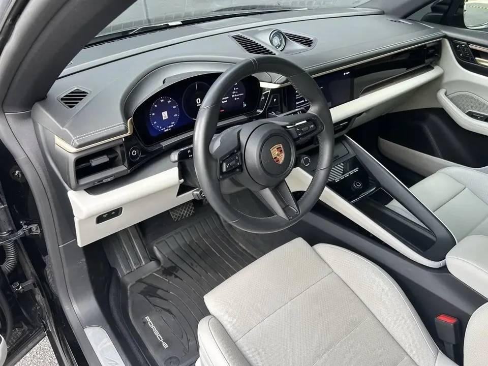 2024 Porsche Macan Electric - Image 4 of 7