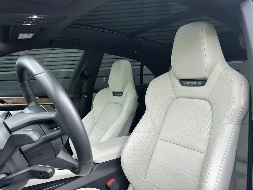 2024 Porsche Macan Electric - Image 5 of 7