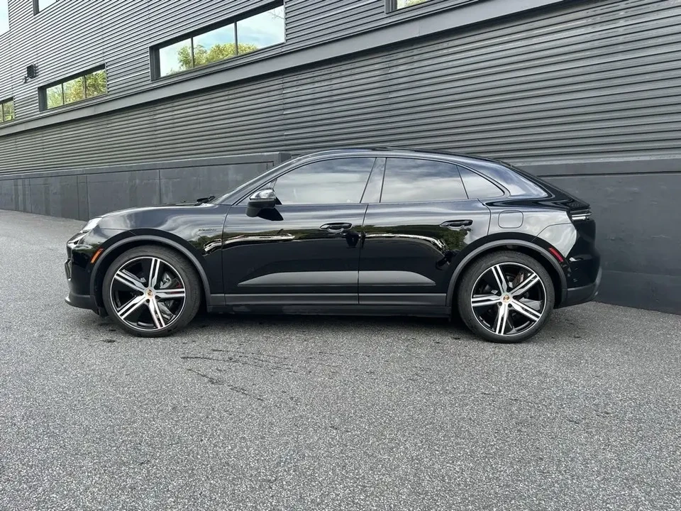 2024 Porsche Macan Electric - Image 2 of 7
