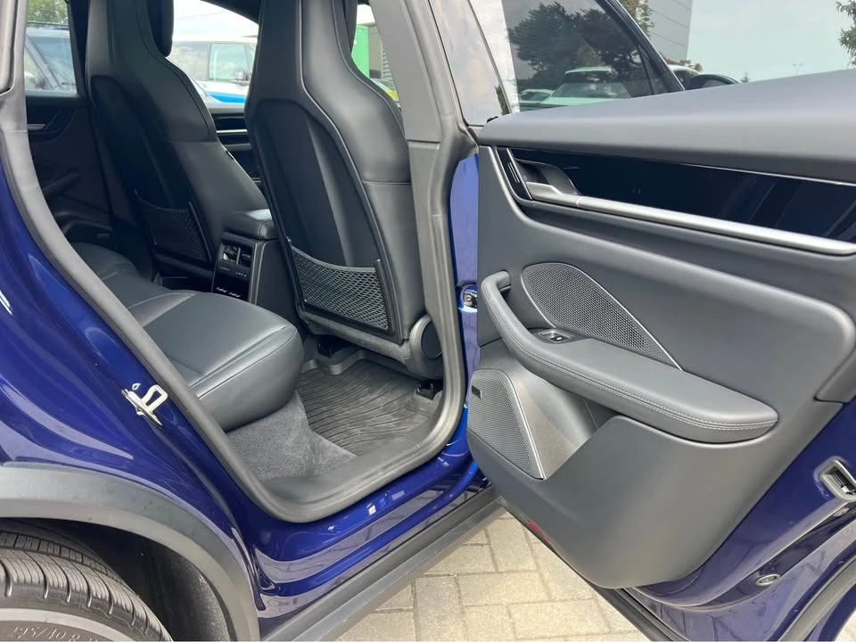 2024 Porsche Macan Electric - Image 12 of 18